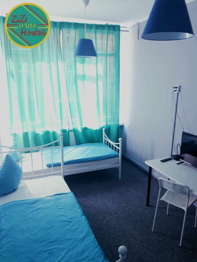 Zizi Central Hostel Varsó Kültér fotó