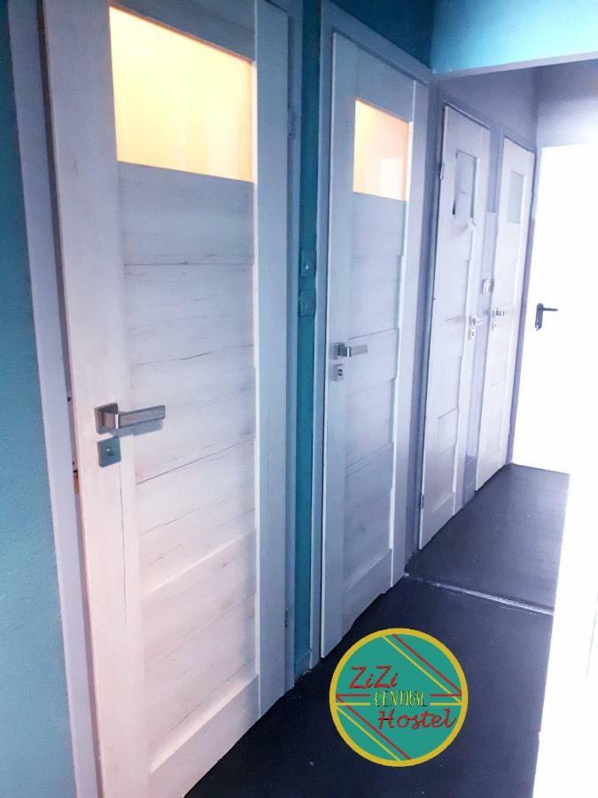 Zizi Central Hostel Varsó Kültér fotó