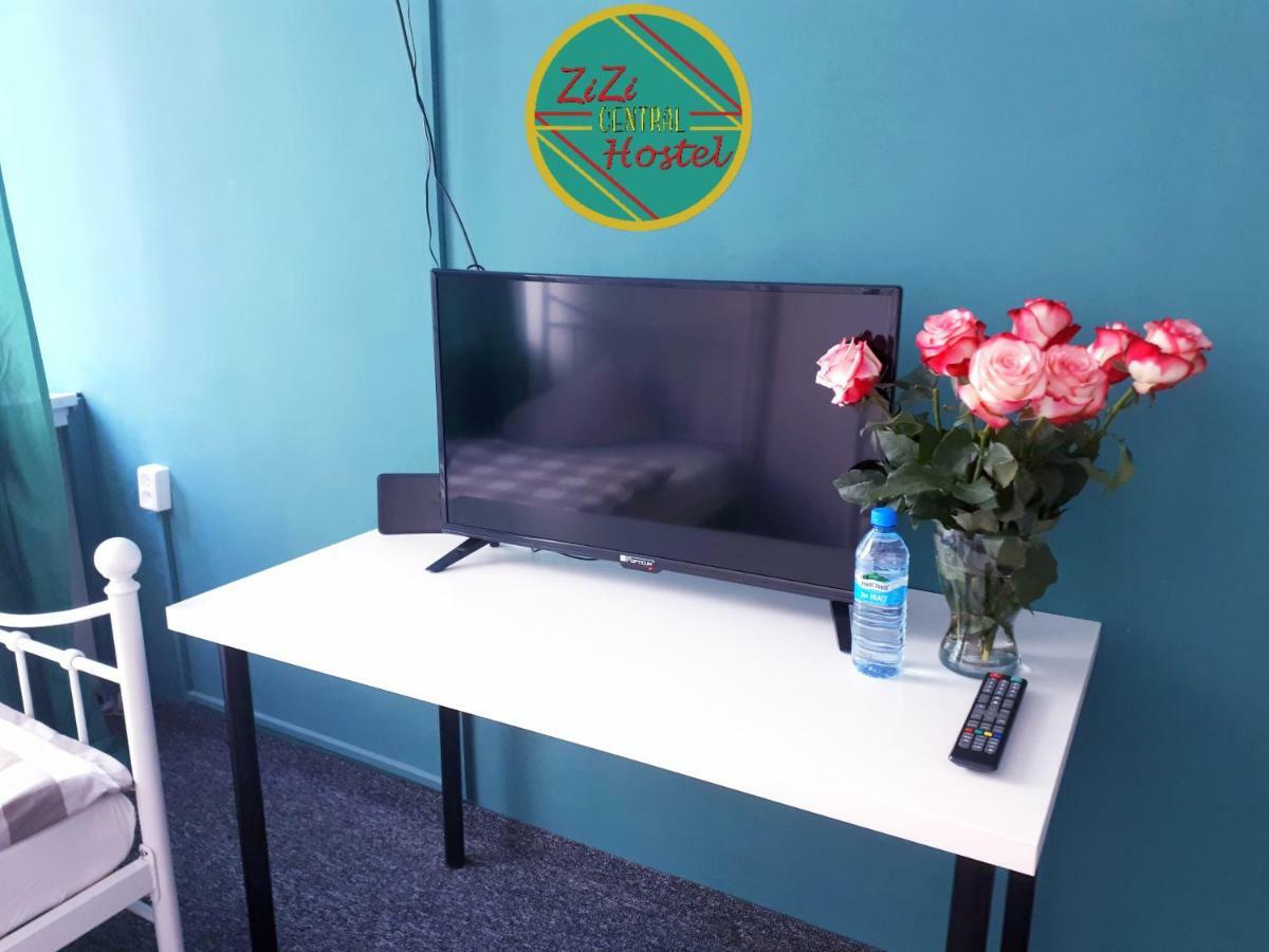 Zizi Central Hostel Varsó Kültér fotó